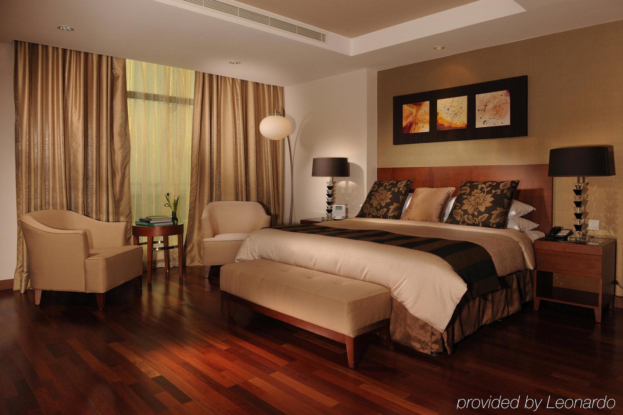 Fraser Seef Bahrain Aparthotel 5*